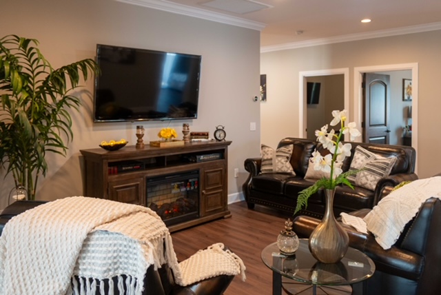 Evergreen Senior Home Care At Corona - Interior photo 6